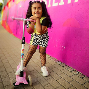 Beleev Scooters for Kids 3 Wheel Kick Scooter for Toddlers Girls & Boys, 4 Adjustable Height, Lean to Steer, Extra-Wide Deck, Light Up Wheels for Children from 3 to 14 Years Old Pink